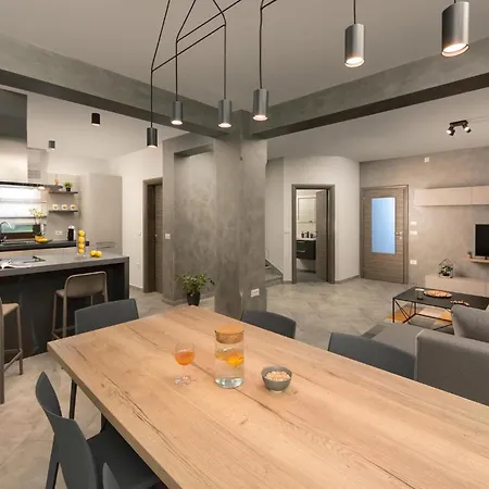Lovely In With Kitchen בית נופש