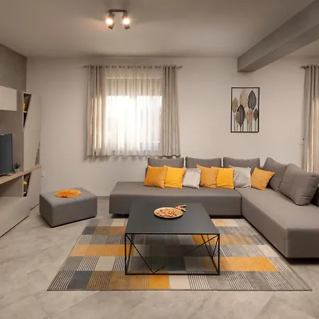 בית נופש Lovely In With Kitchen Galižana