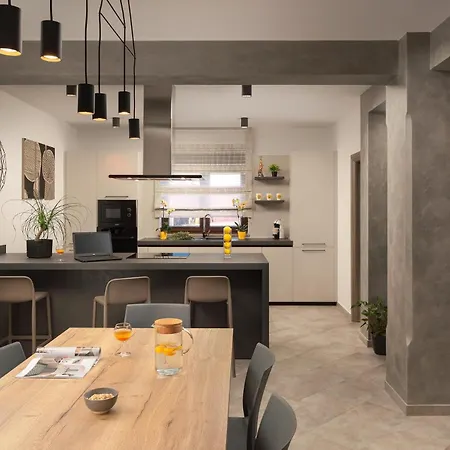בית נופש Lovely In With Kitchen Galižana