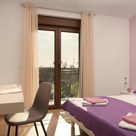 Lovely In With Kitchen בית נופש Galižana