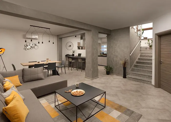6 Bedroom Cozy In *