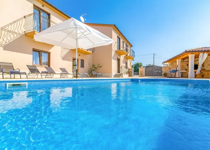 Σπίτι διακοπών 6 Bedroom Cozy In