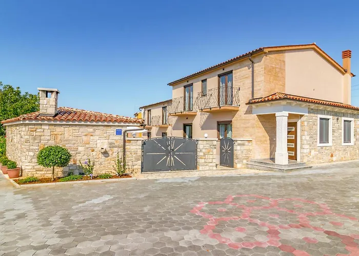 6 Bedroom Cozy In Σπίτι διακοπών