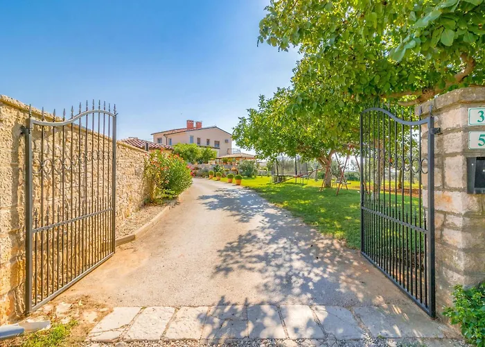 6 Bedroom Cozy In Σπίτι διακοπών