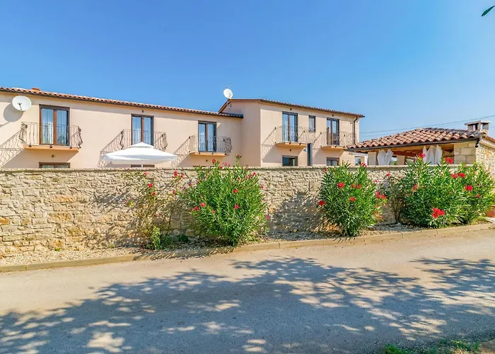 Σπίτι διακοπών 6 Bedroom Cozy In