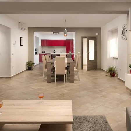 Lovely In With Kitchen *