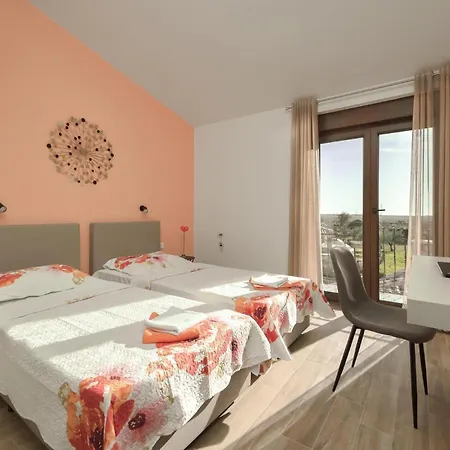 Luxurious In Galizana